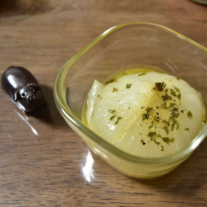 おつまみにもイイ!丸ごと新玉ねぎのレンジ蒸し